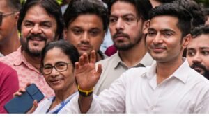Mamata Banerjee INDIA Alliance: সিপিএম-কংগ্রেসের সঙ্গে কথা বলার পরই দিল্লি যাচ্ছেন মমতা-অভিষেক, INDIA জোটের বাইরে কারা থাকবে? | Mamata Banerjee, Abhishek Banerjee May Visit Delhi on 4th October to Join INDIA Alliance Meeting over Gyanesh Kumar Issue
